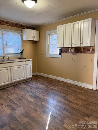 $995 | 2355 Blowing Rock Boulevard, Lenoir, NC 28645