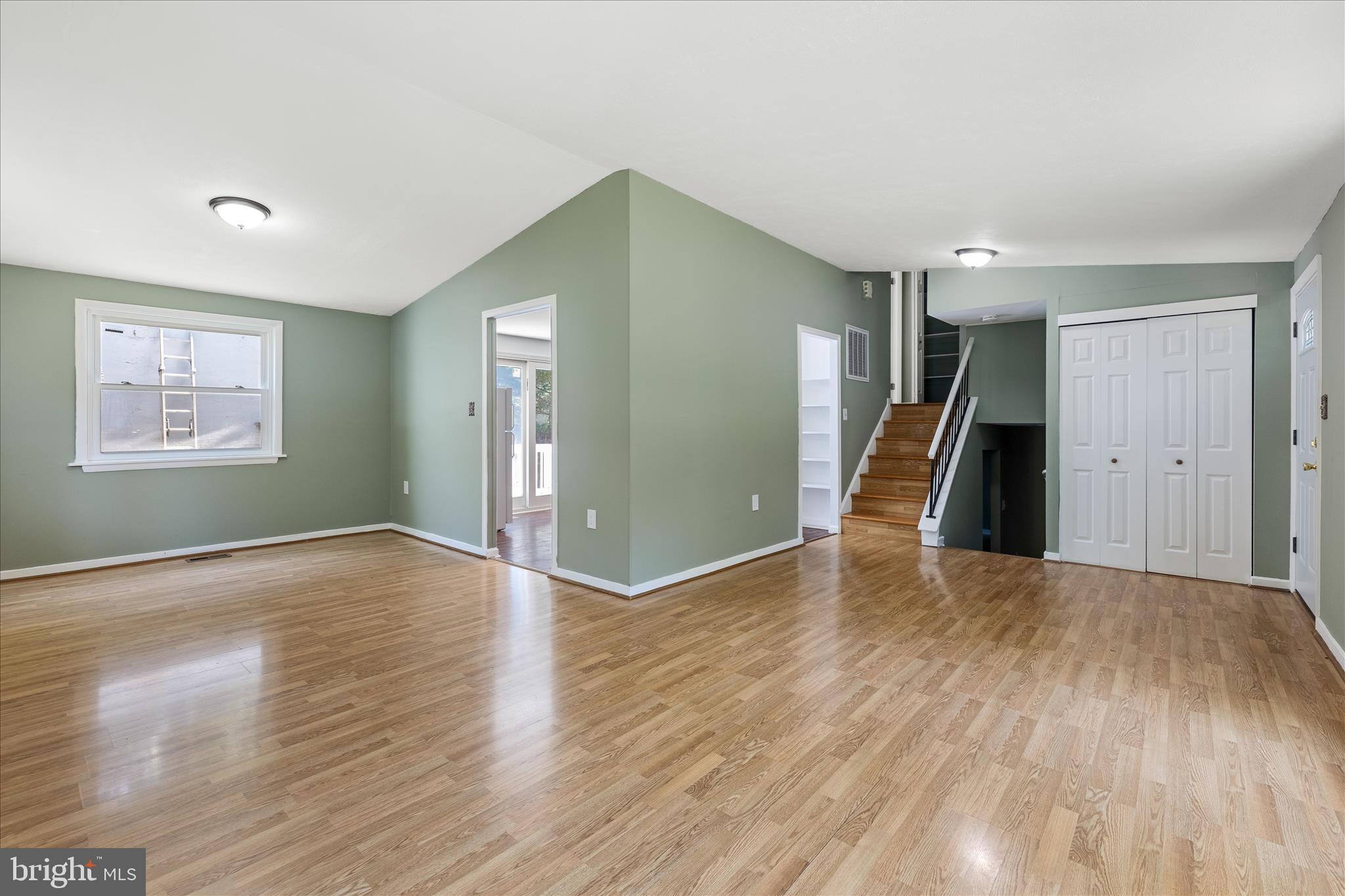 2231 Sanibel Drive Reston, VA 20191 - Photo 12 of 56 Living Room