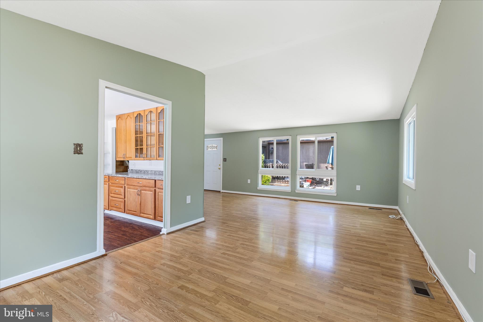 2231 Sanibel Drive Reston, VA 20191 - Photo 13 of 56 Dining Area