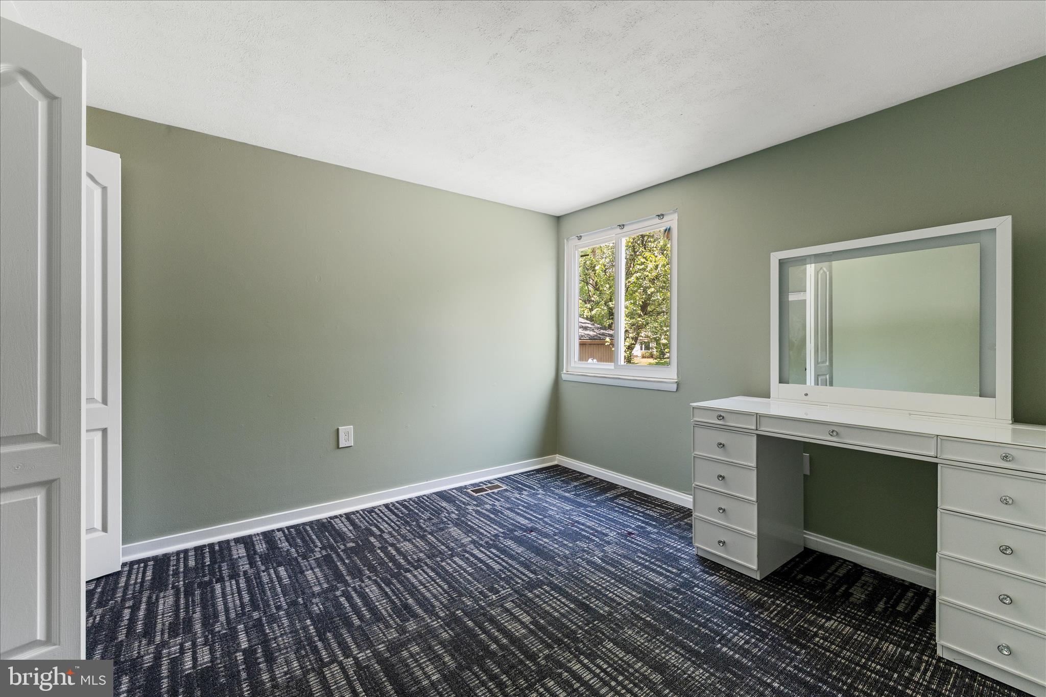 2231 Sanibel Drive Reston, VA 20191 - Photo 21 of 56 Bedroom