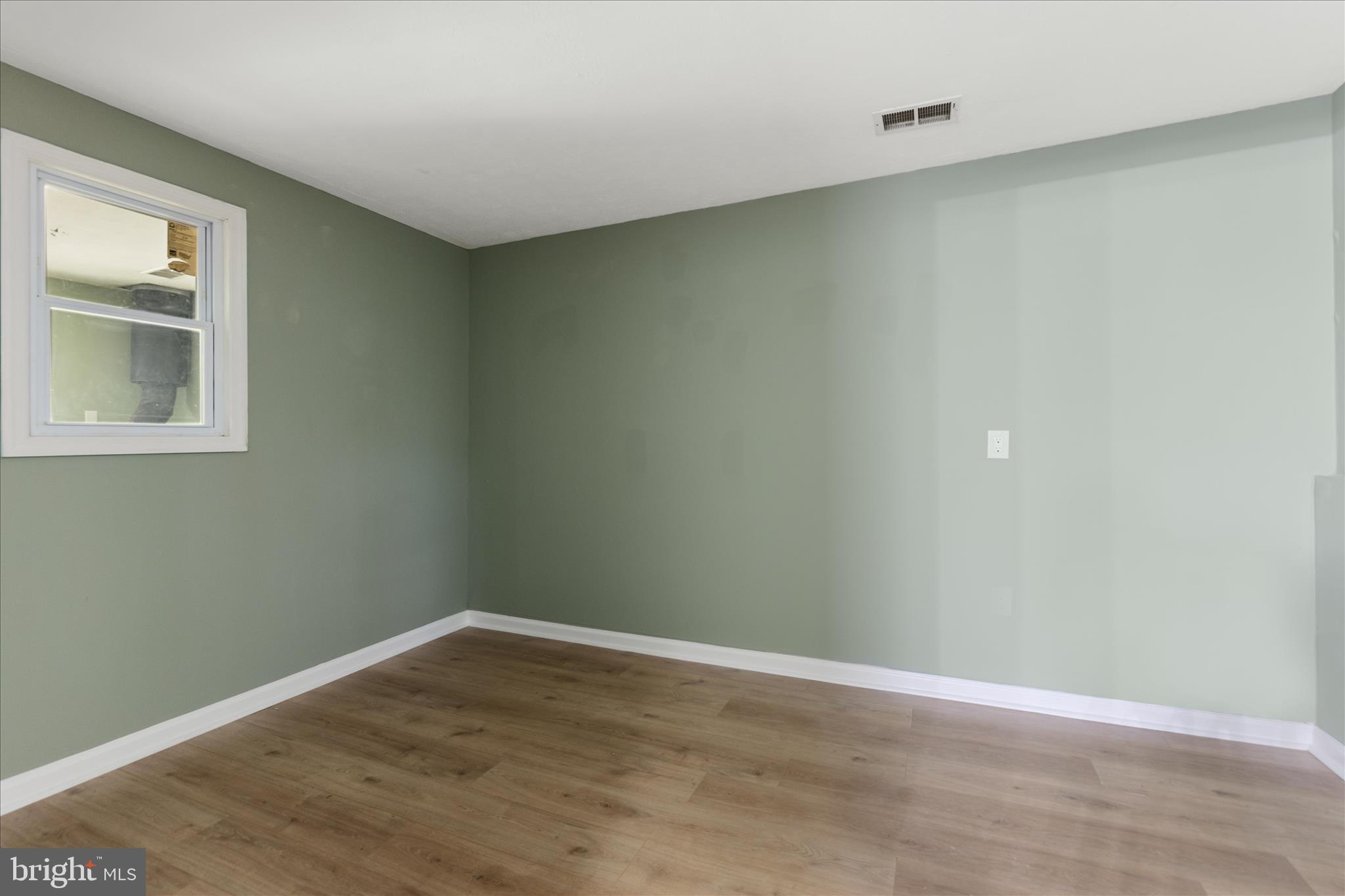 2231 Sanibel Drive Reston, VA 20191 - Photo 27 of 56 Family Room