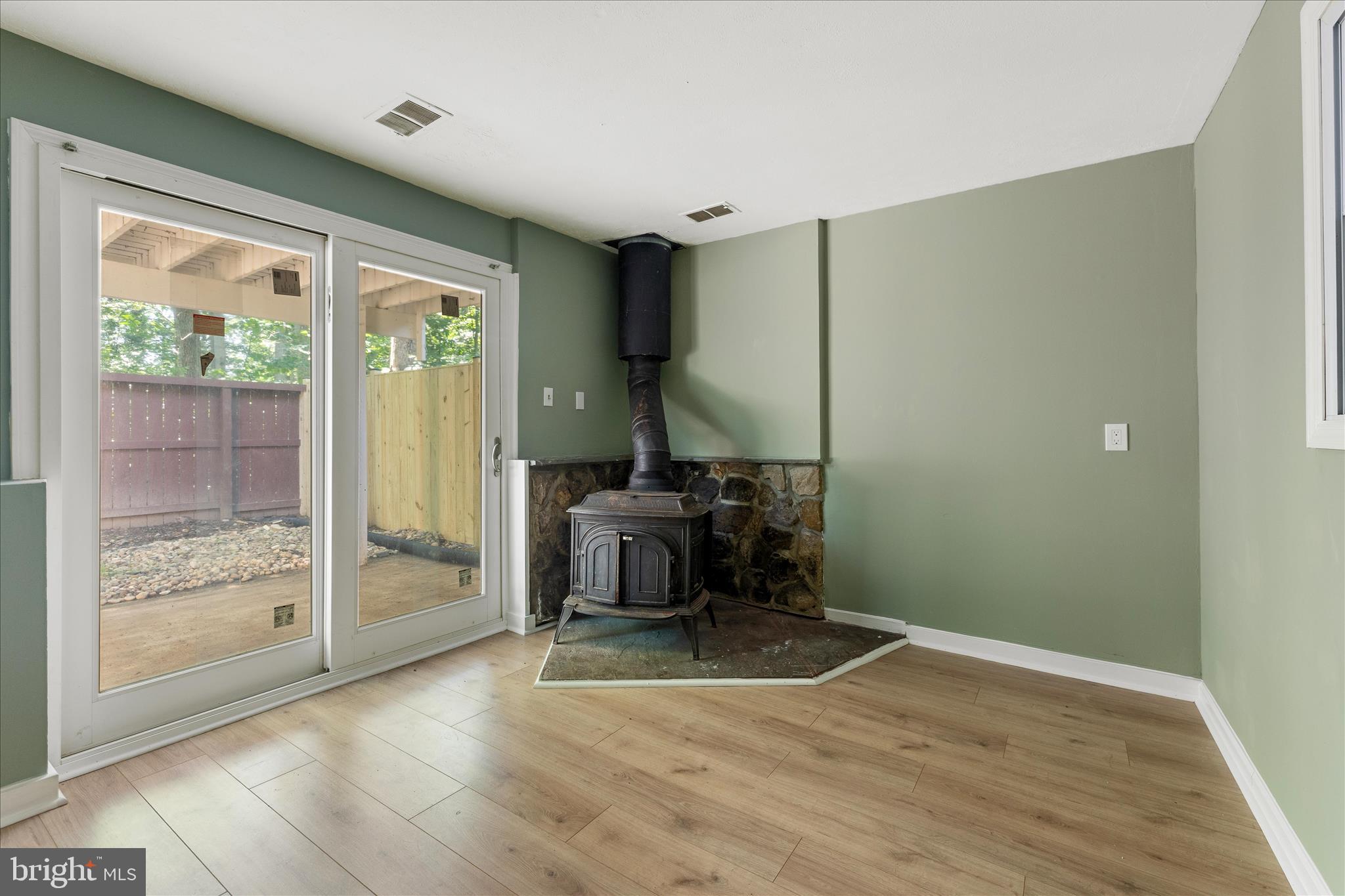 2231 Sanibel Drive Reston, VA 20191 - Photo 28 of 56 Family Room