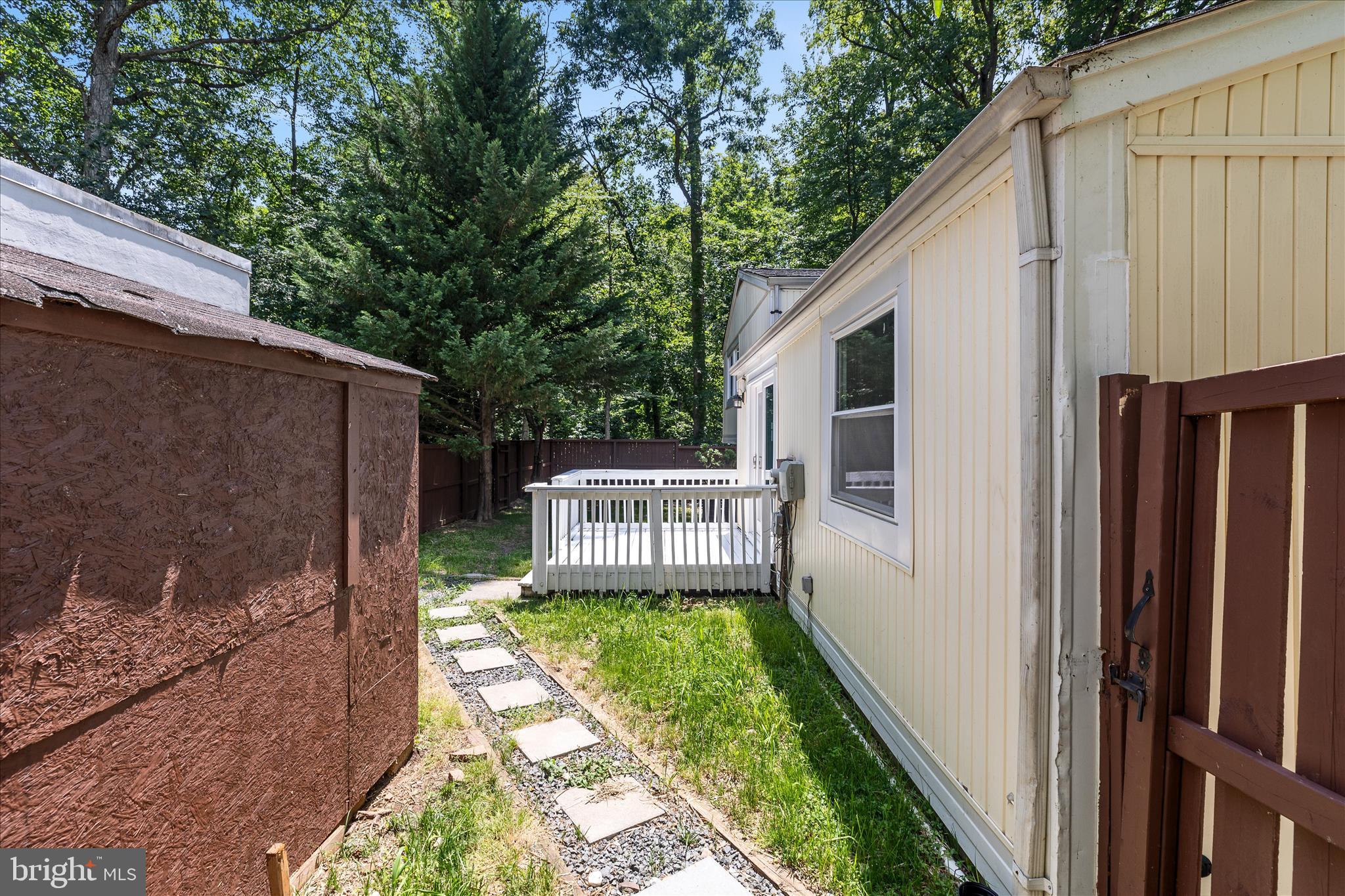 2231 Sanibel Drive Reston, VA 20191 - Photo 45 of 56 Backyard