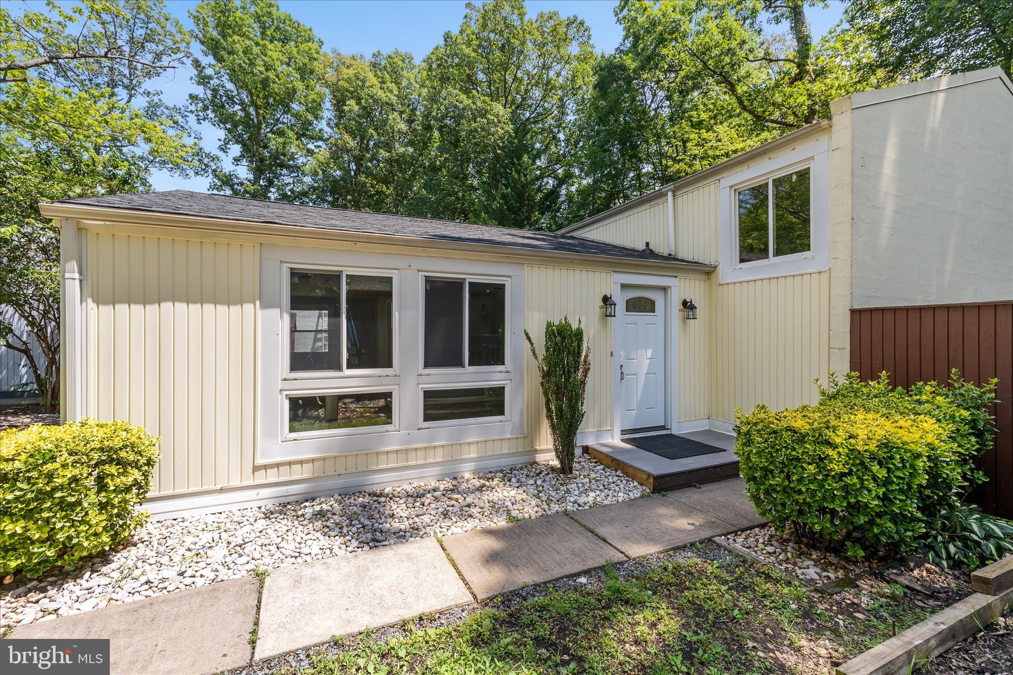 2231 Sanibel Drive Reston, VA 20191 - Photo 5 of 56 Front Exterior