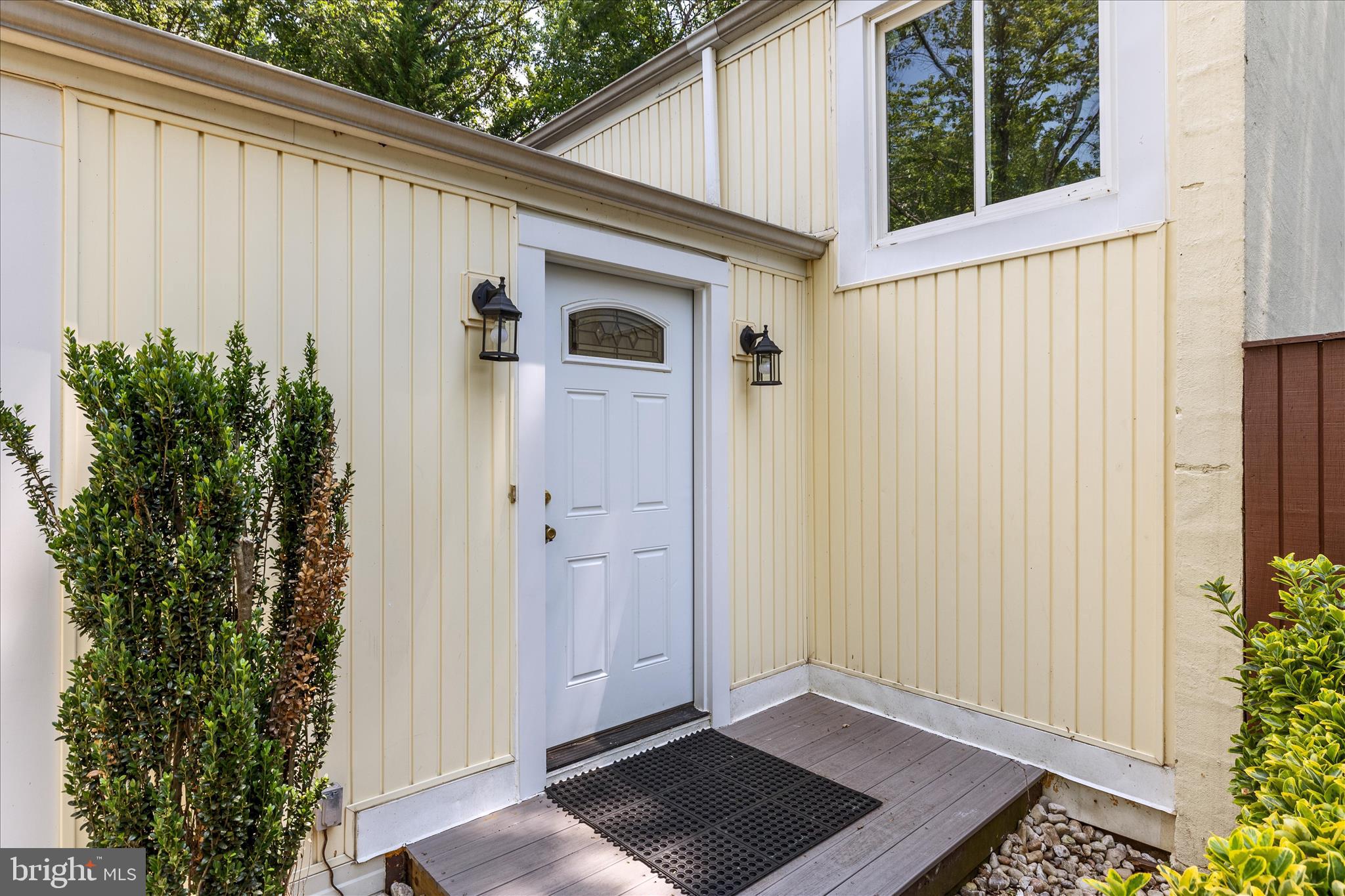 2231 Sanibel Drive Reston, VA 20191 - Photo 7 of 56 Front Door