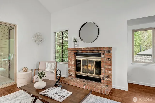 $2,825 | 14605 Northeast 81st Street, Unit D19, Redmond, WA 98052