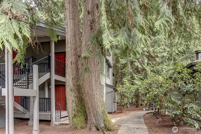 $2,825 | 14605 Northeast 81st Street, Unit D19, Redmond, WA 98052