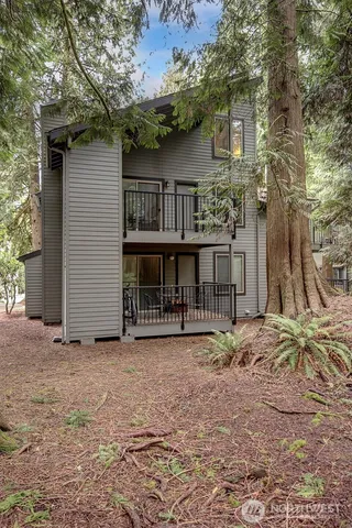 $2,825 | 14605 Northeast 81st Street, Unit D19, Redmond, WA 98052