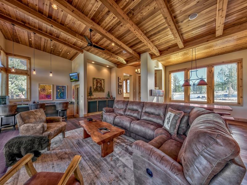 11667 Henness Road Truckee, CA 96161 - Photo 4 of 14 Gallery Image 4