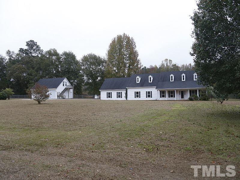 372 Stewart Road Dunn, NC 28334 - Photo 3 of 23
