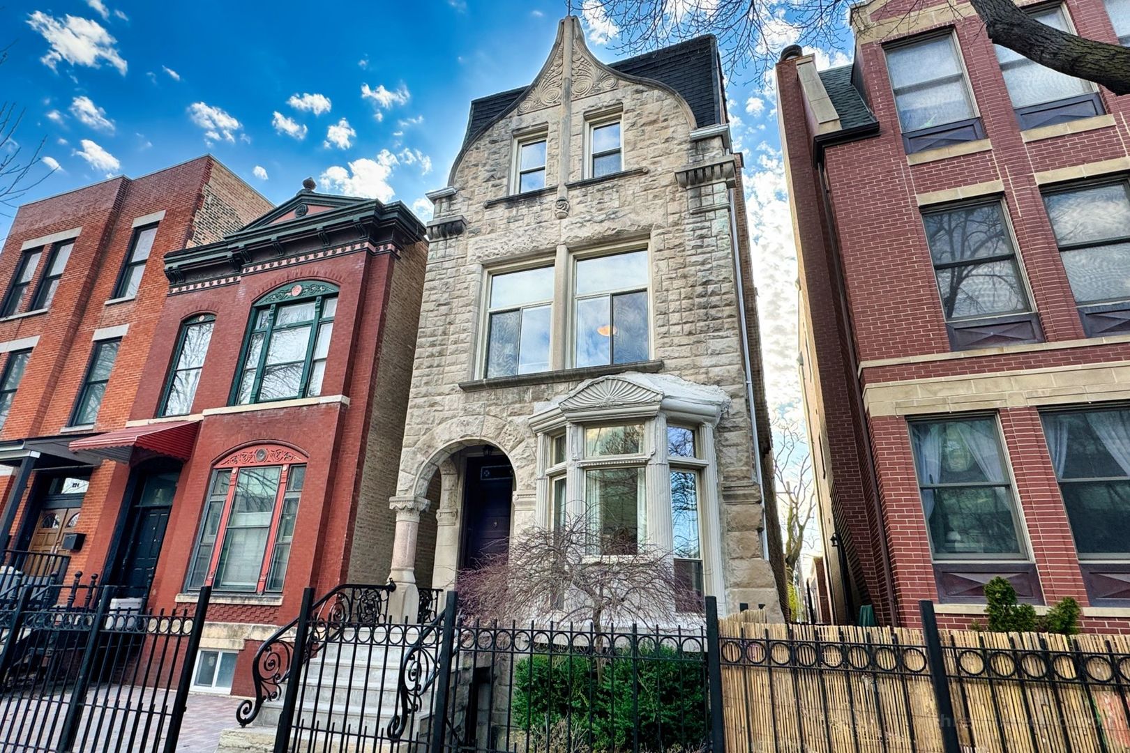 220 South Laflin Street Chicago, IL 60607 - Photo 1 of 65 Gallery Image 1