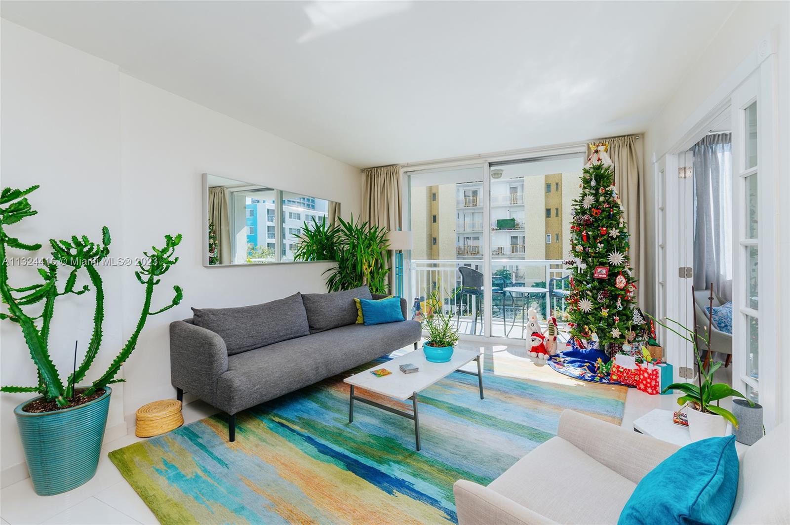 1345 Lincoln Road, Unit 403 Miami Beach, FL 33139 - Photo 2 of 27 Gallery Image 2