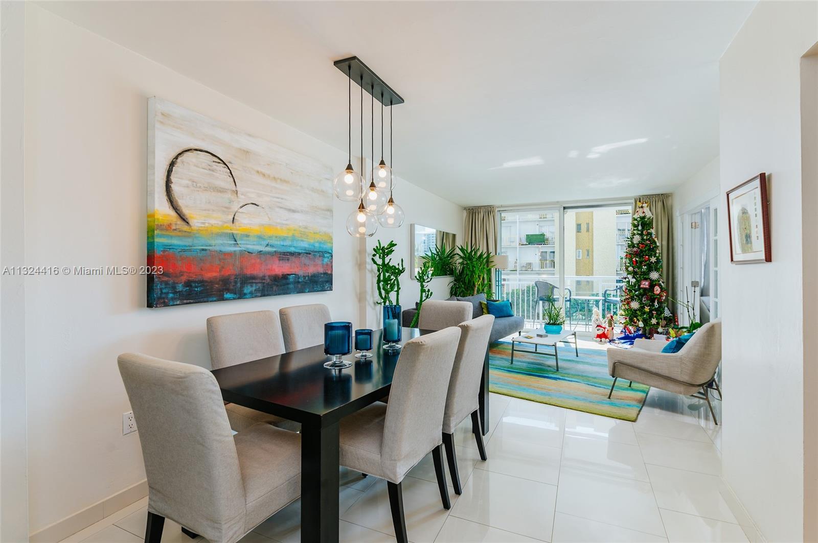 1345 Lincoln Road, Unit 403 Miami Beach, FL 33139 - Photo 4 of 27 Gallery Image 4