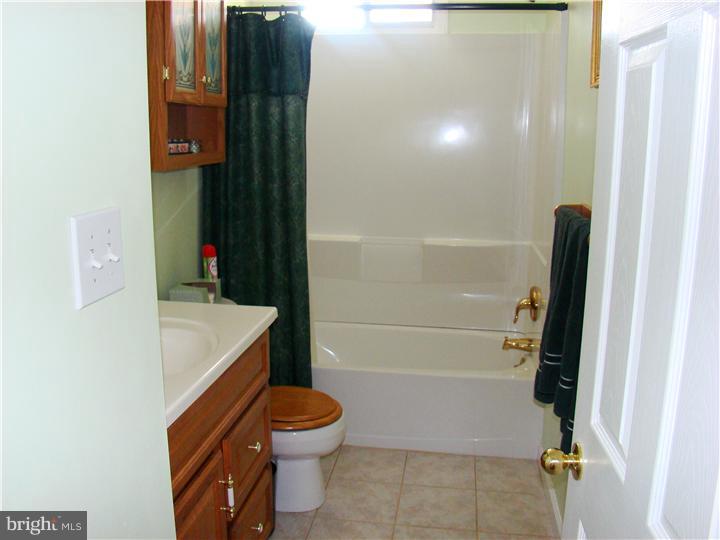 304 Colonial Road Edgewater Park, NJ 08010 - Photo 11 of 12 Gallery Image 11