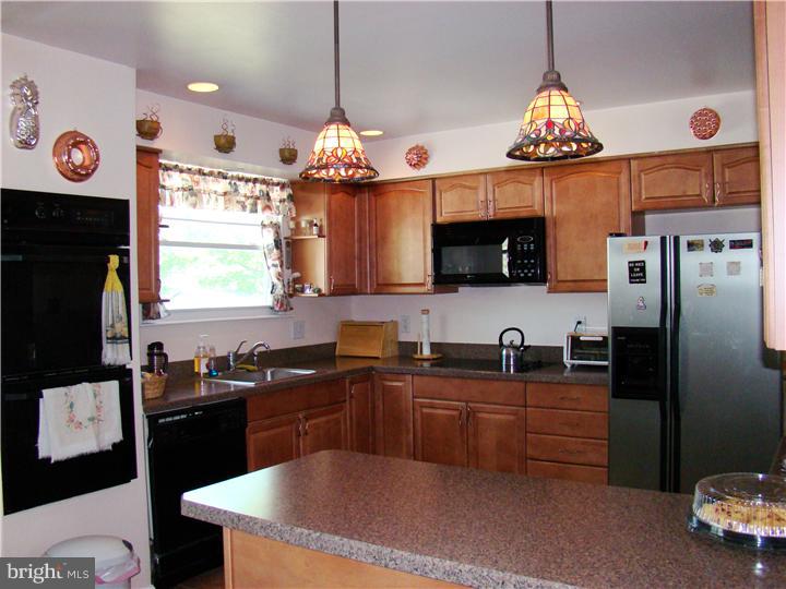 304 Colonial Road Edgewater Park, NJ 08010 - Photo 7 of 12 Gallery Image 7