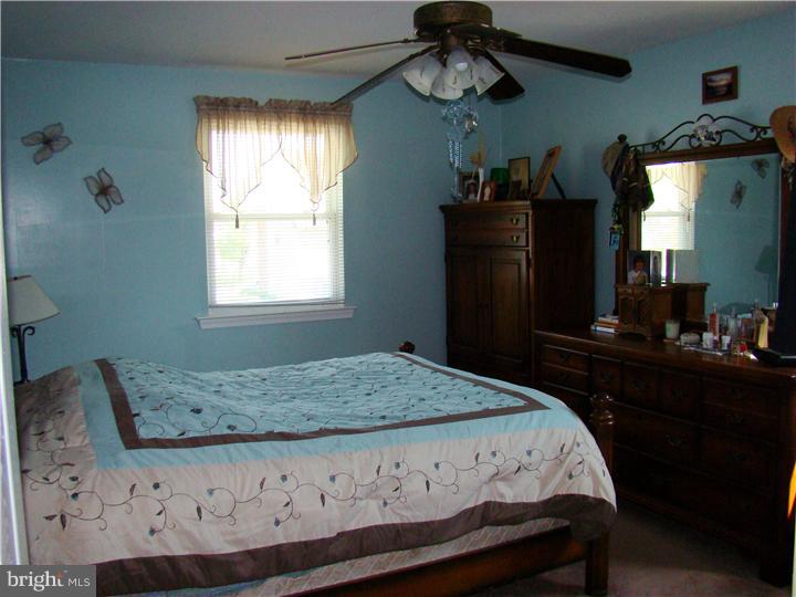 304 Colonial Road Edgewater Park, NJ 08010 - Photo 9 of 12 Gallery Image 9