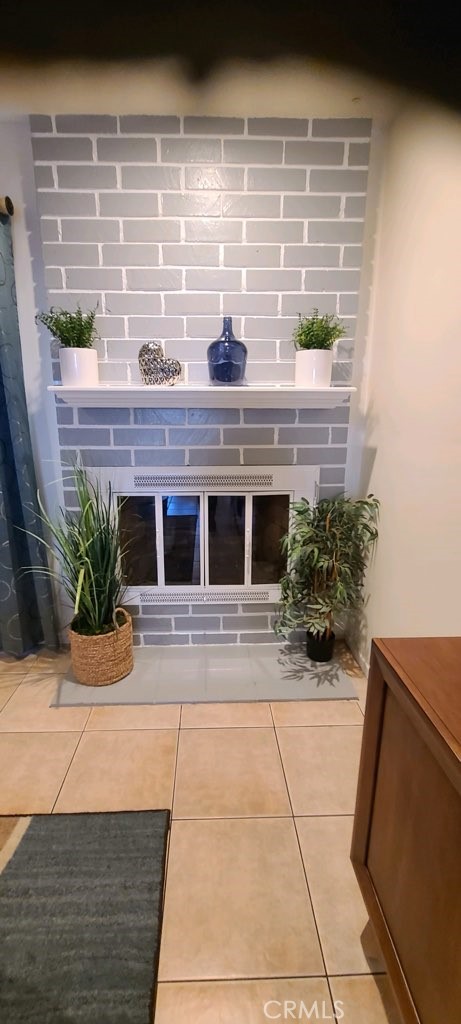 1851 Glenoaks Avenue, Unit C Anaheim, CA 92801 - Photo 13 of 21 a view of building with window