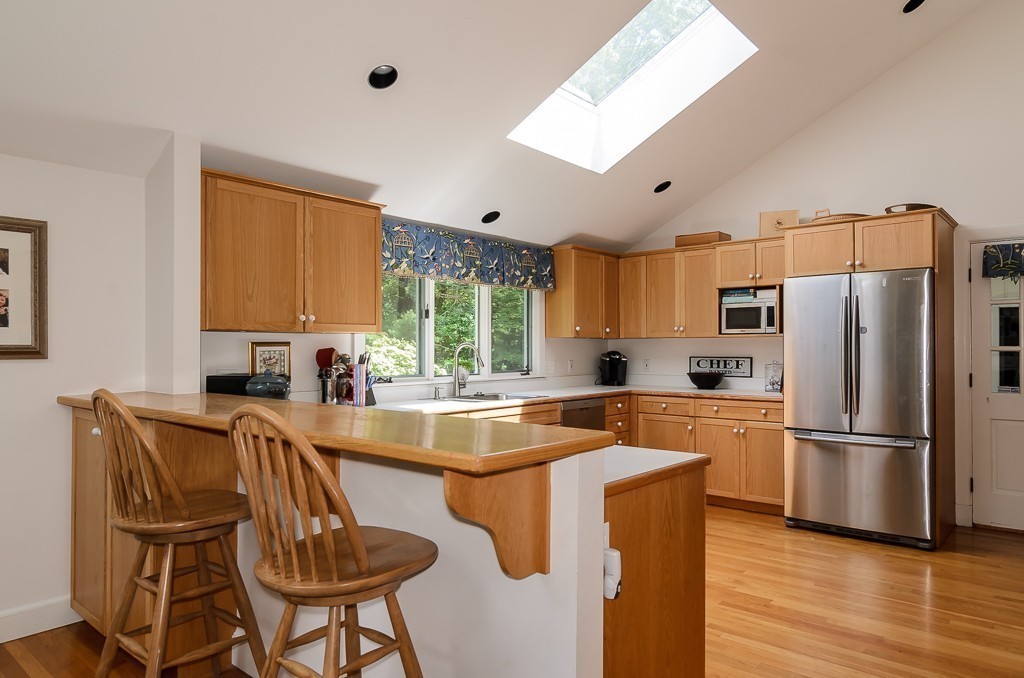 33 Yorkshire Road Dover, MA 02030 - Photo 10 of 26 Gallery Image 10