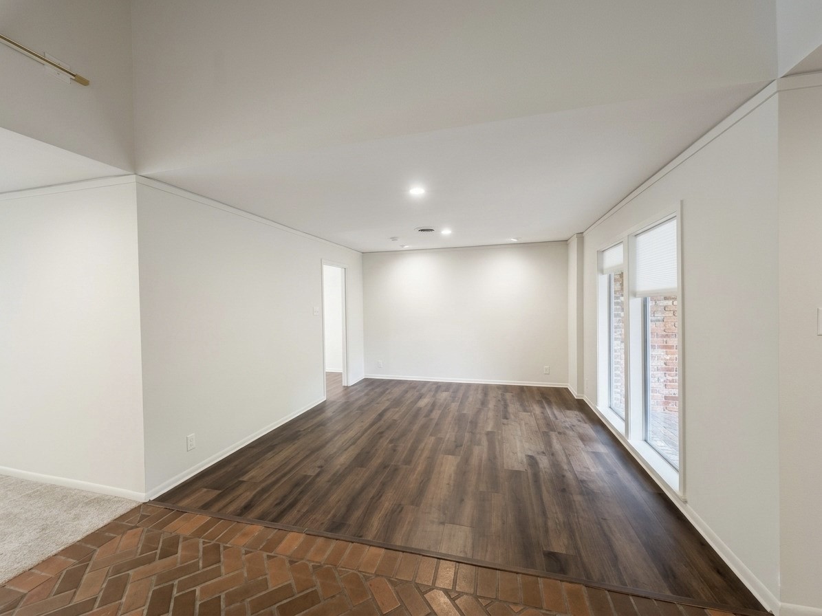 365 Piney Point Road Houston, TX 77024 - Photo 9 of 37