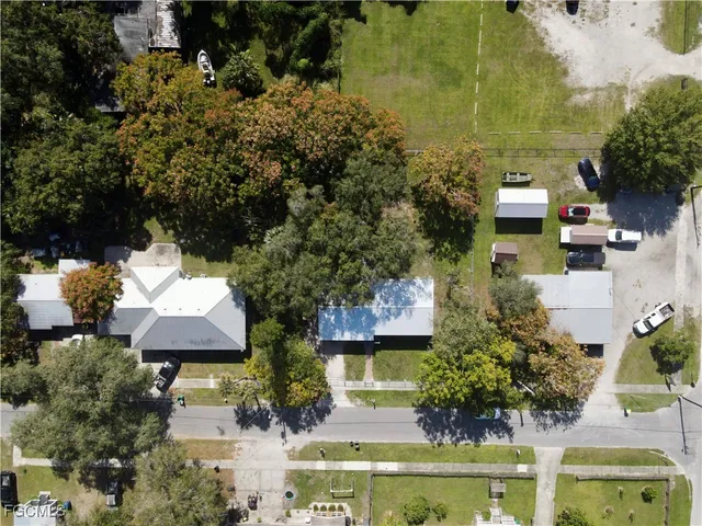 an aerial view of multiple house