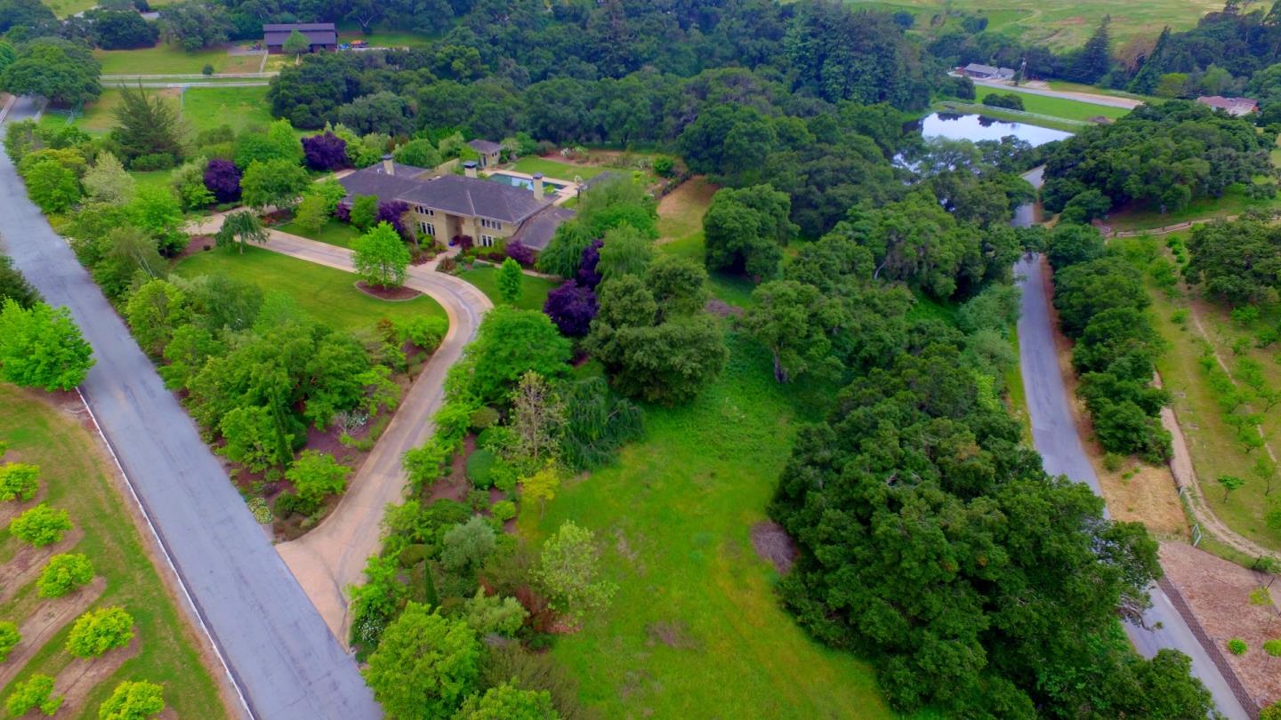 120 Edenvale Road Watsonville, CA 95076 - Photo 31 of 41 a view of a garden with plants