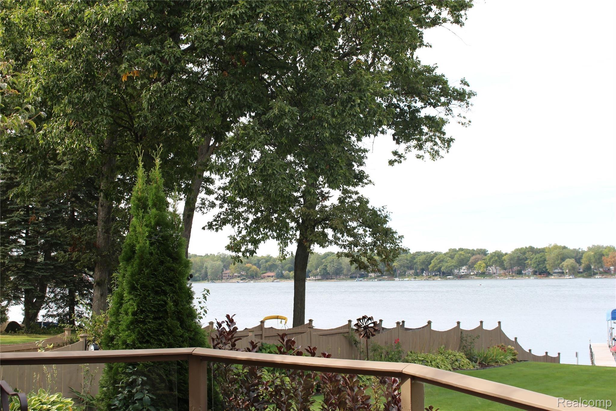 3638 Covert Road Waterford, MI 48328 - Photo 69 of 76 Apple Orchard - 175.jpg