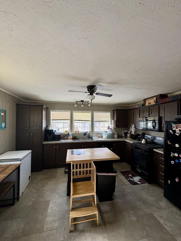 360 East Tuttle Road, Unit 217 Ionia, MI 48846 - Photo 7 of 27 FE5DD889-6D65-49EF-884E-EA18A31FB1EA_1_1