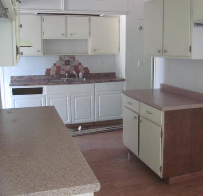 904 Greg Road Petoskey, MI 49770 - Photo 6 of 26 1853705-5.JPG