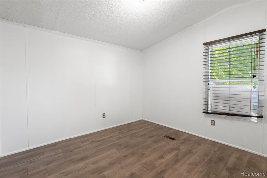 351 North Squirrel Road, Unit 26 Auburn Hills, MI 48326 - Photo 10 of 16