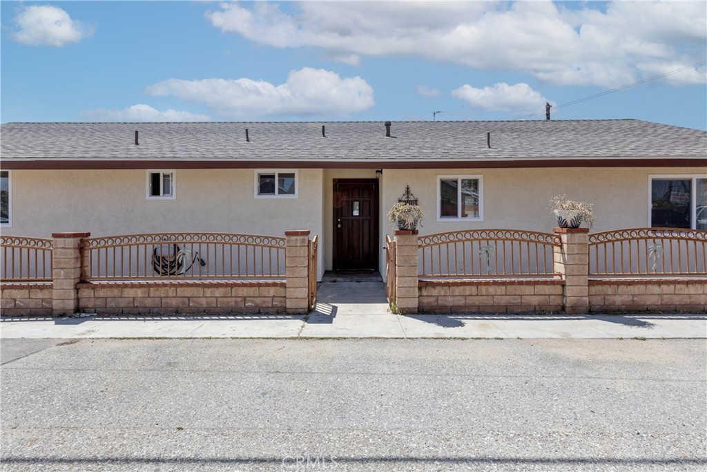 1495 North Holly Ave