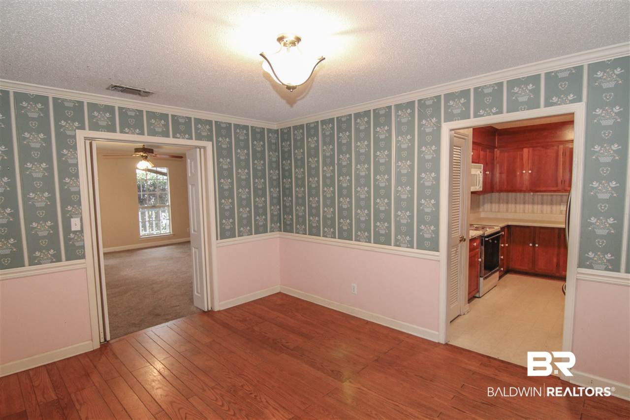 106 Pineview Circle Daphne, AL 36526 - Photo 6 of 26 Dining Room