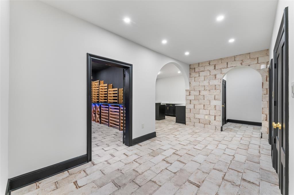 6941 Gaston Avenue Dallas, TX 75214 - Photo 12 of 18 Gallery Image 12