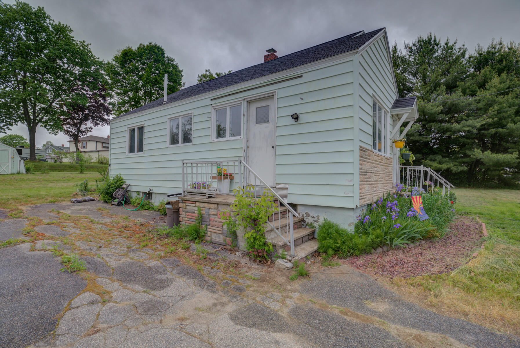 298 Pond Road Lewiston, ME 04240 - Photo 4 of 20 Exterior Side