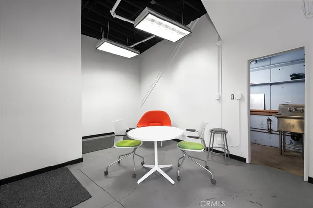 $8,000,000 | 800 East Dyer Road, Santa Ana, CA 92705