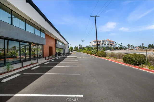 $8,000,000 | 800 East Dyer Road, Santa Ana, CA 92705