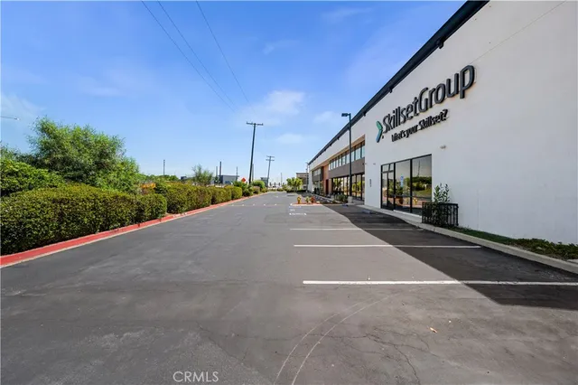 $8,000,000 | 800 East Dyer Road, Santa Ana, CA 92705