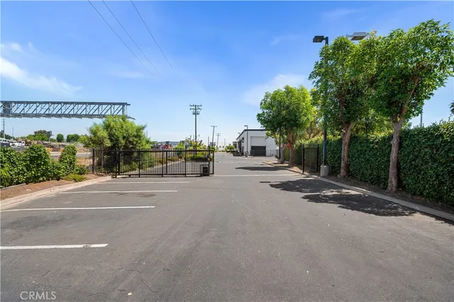 $8,000,000 | 800 East Dyer Road, Santa Ana, CA 92705