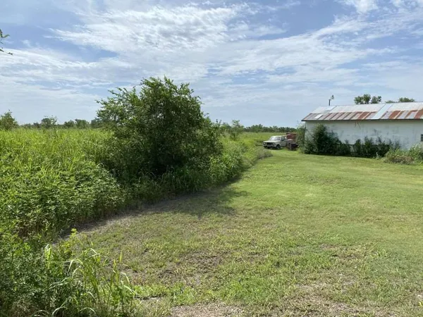 $300,000 | 2121 North A Street, Wellington, KS 67152