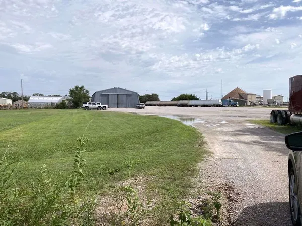 $300,000 | 2121 North A Street, Wellington, KS 67152