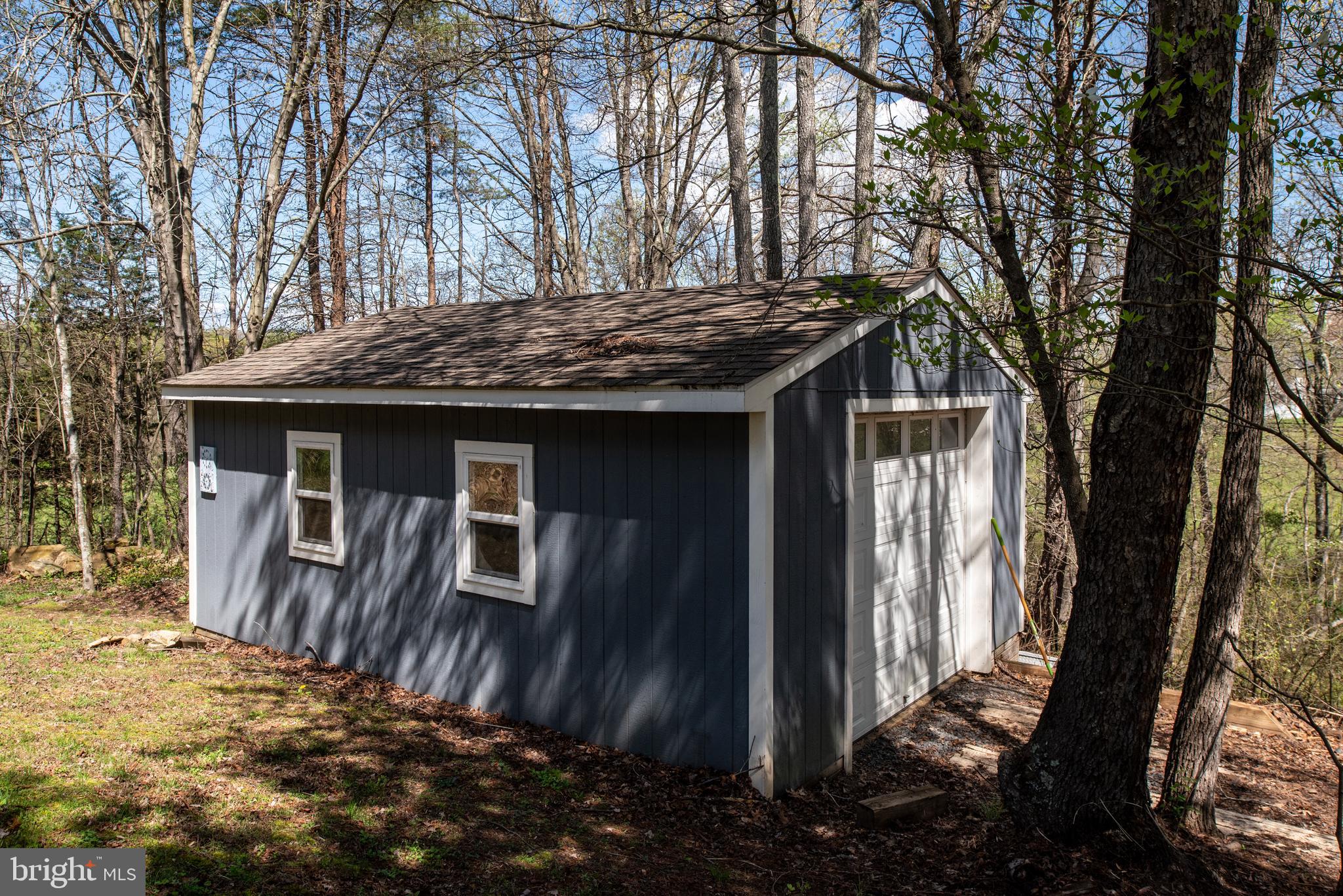 4 Castle Mountain Road Castleton, VA 22716 - Photo 6 of 35 Detached Workshop
