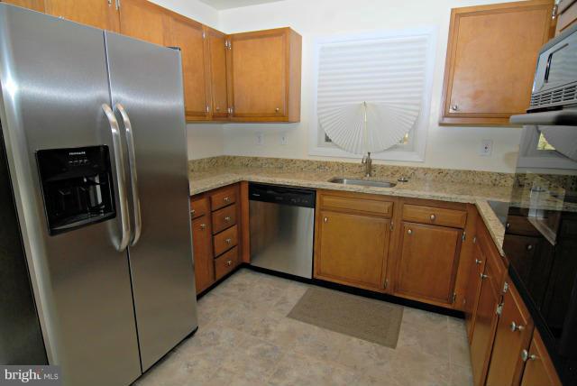 8703 Royal Ridge Lane Laurel, MD 20708 - Photo 13 of 30 Kitchen