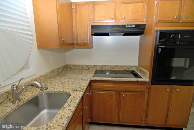 8703 Royal Ridge Lane Laurel, MD 20708 - Photo 14 of 30 Kitchen