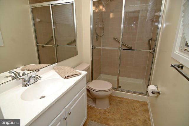 8703 Royal Ridge Lane Laurel, MD 20708 - Photo 27 of 30 Bath (Master)