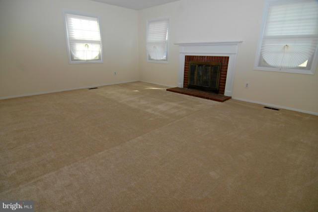 8703 Royal Ridge Lane Laurel, MD 20708 - Photo 7 of 30 Living Room