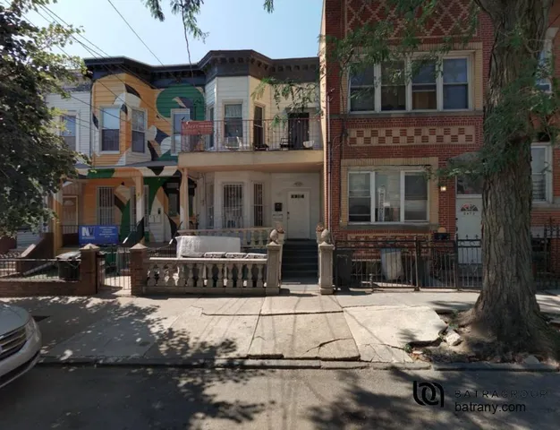 $970,000 | 2469 Hoffman Street | Belmont