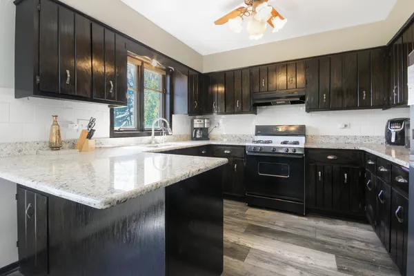 $450,000 | 3321 East Reichert Drive, Crete, IL 60417