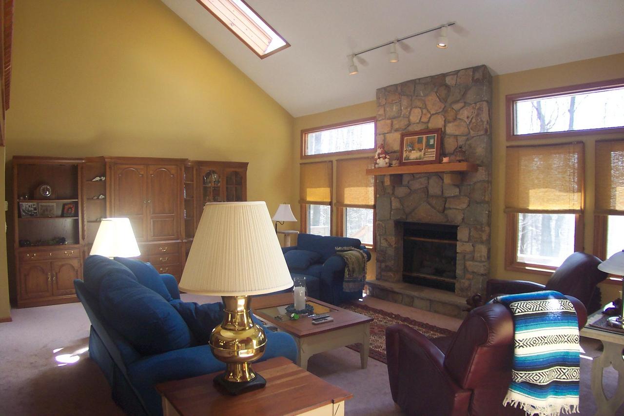 35 Red Spruce Road Pocono Pines, PA 18350 - Photo 6 of 6 Living Room