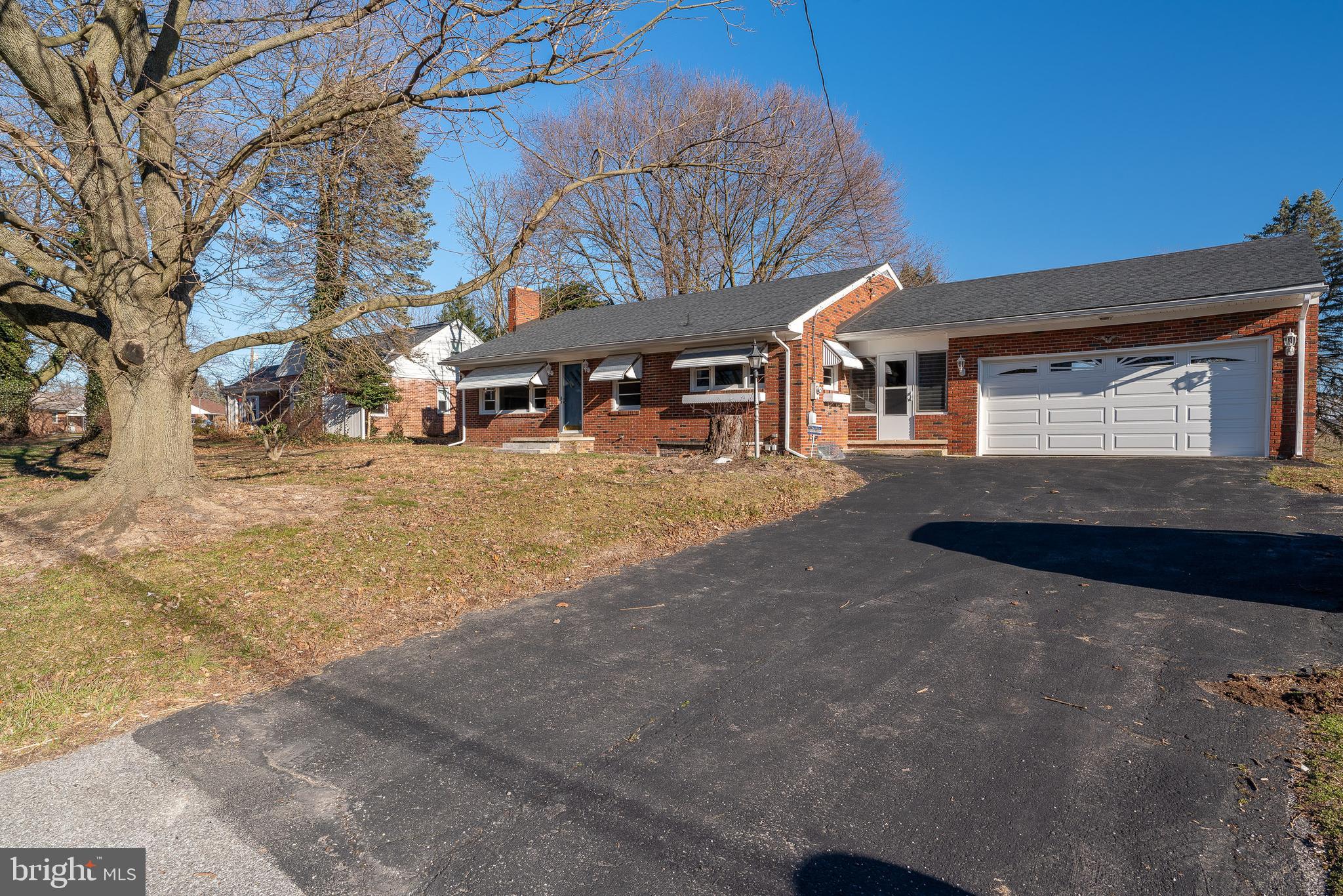 415 Hanover Road York, PA 17408 - Photo 2 of 39