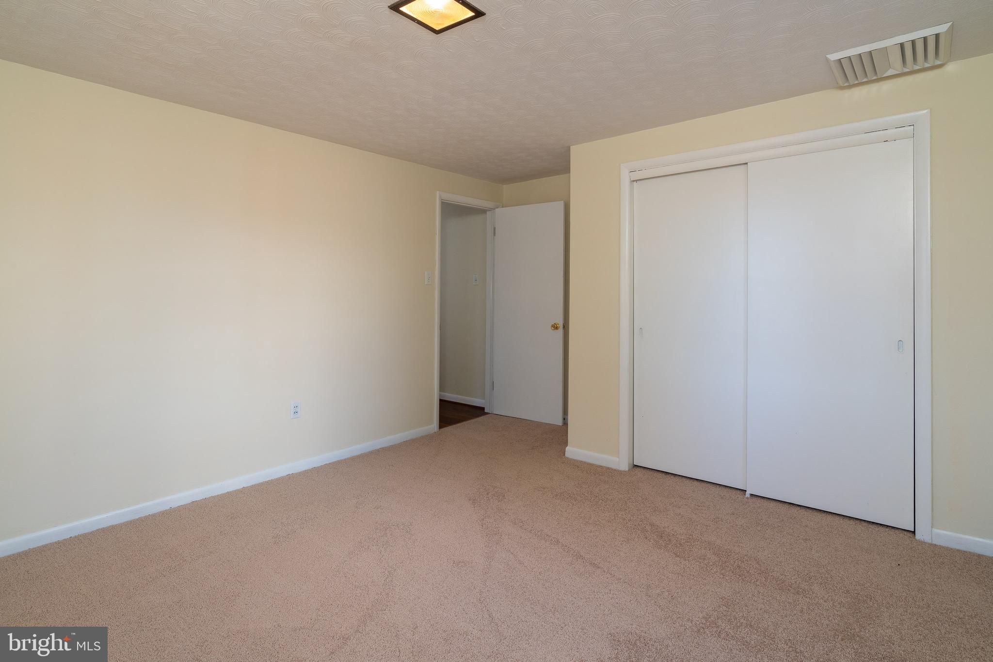 415 Hanover Road York, PA 17408 - Photo 16 of 39