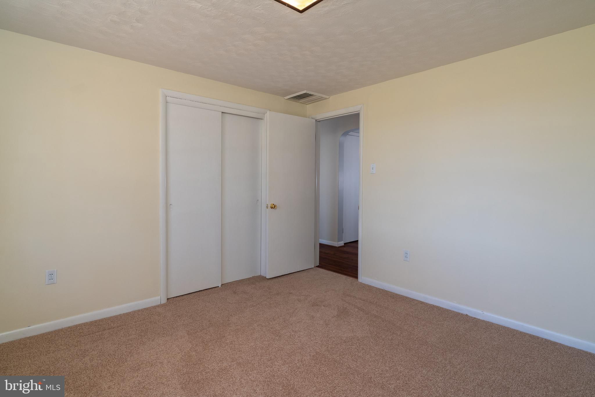 415 Hanover Road York, PA 17408 - Photo 18 of 39